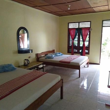 Sibayak Guesthouse ตุกตุก ภายนอก รูปภาพ