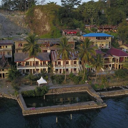 Sibayak Guesthouse ตุกตุก ภายนอก รูปภาพ