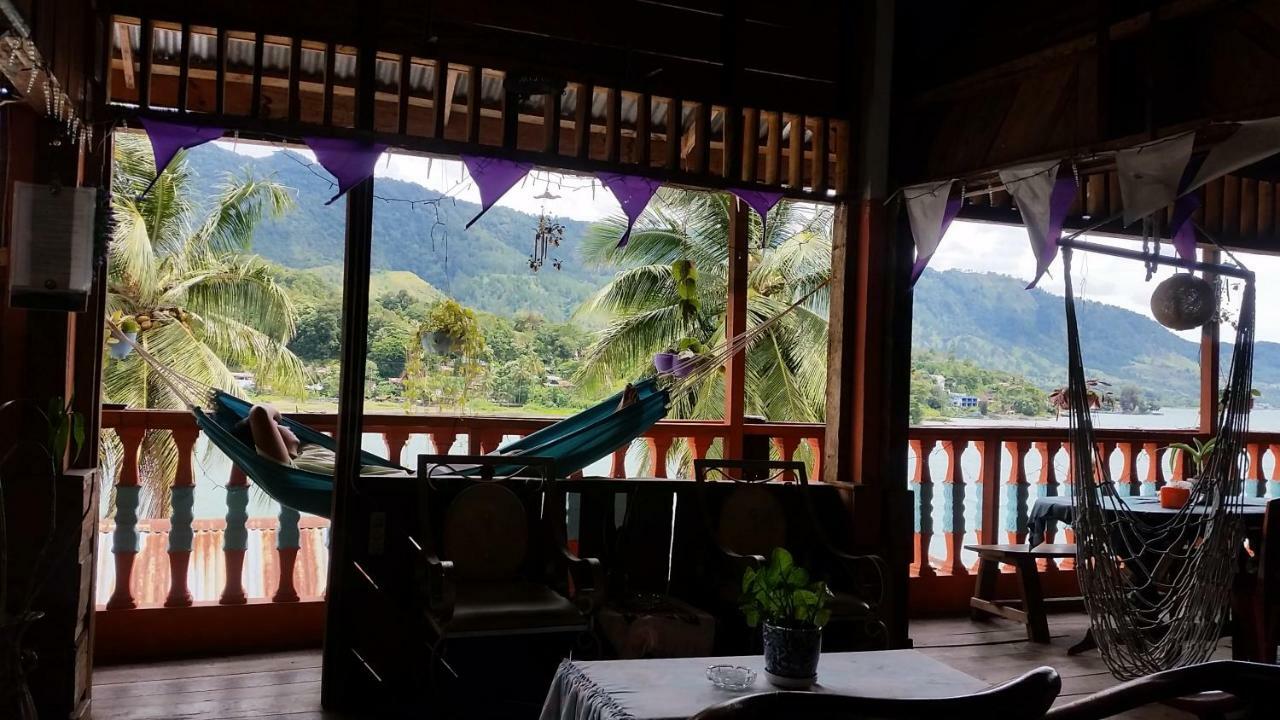 Sibayak Guesthouse ตุกตุก ภายนอก รูปภาพ
