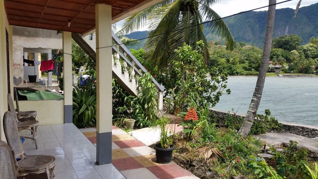Sibayak Guesthouse ตุกตุก ภายนอก รูปภาพ